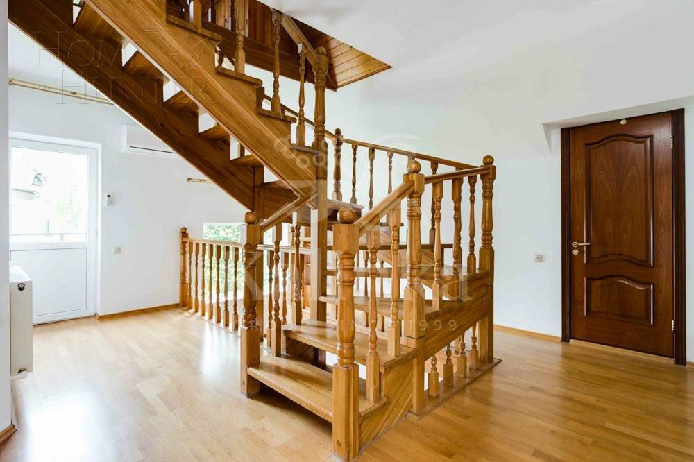 2-этажный коттедж 200 м² с отделкой