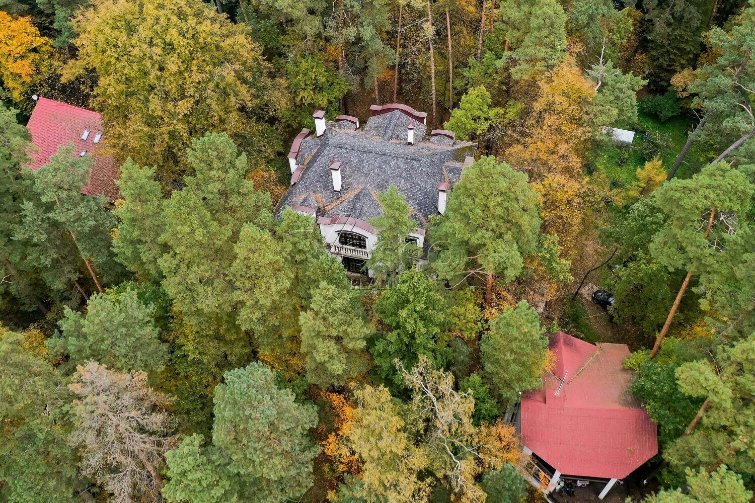 2-этажный коттедж 900 м² без отделки