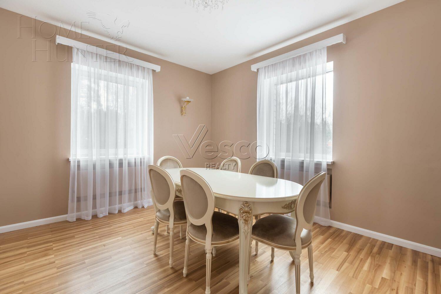 2-этажный коттедж 1 500 м² с отделкой