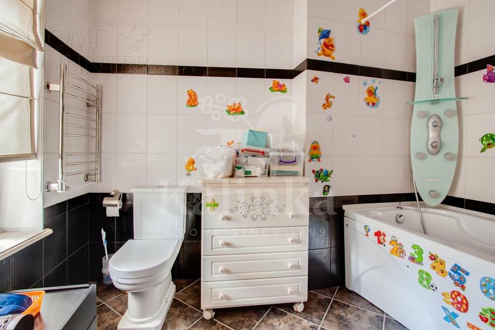 4-этажный коттедж 1 352 м² с отделкой