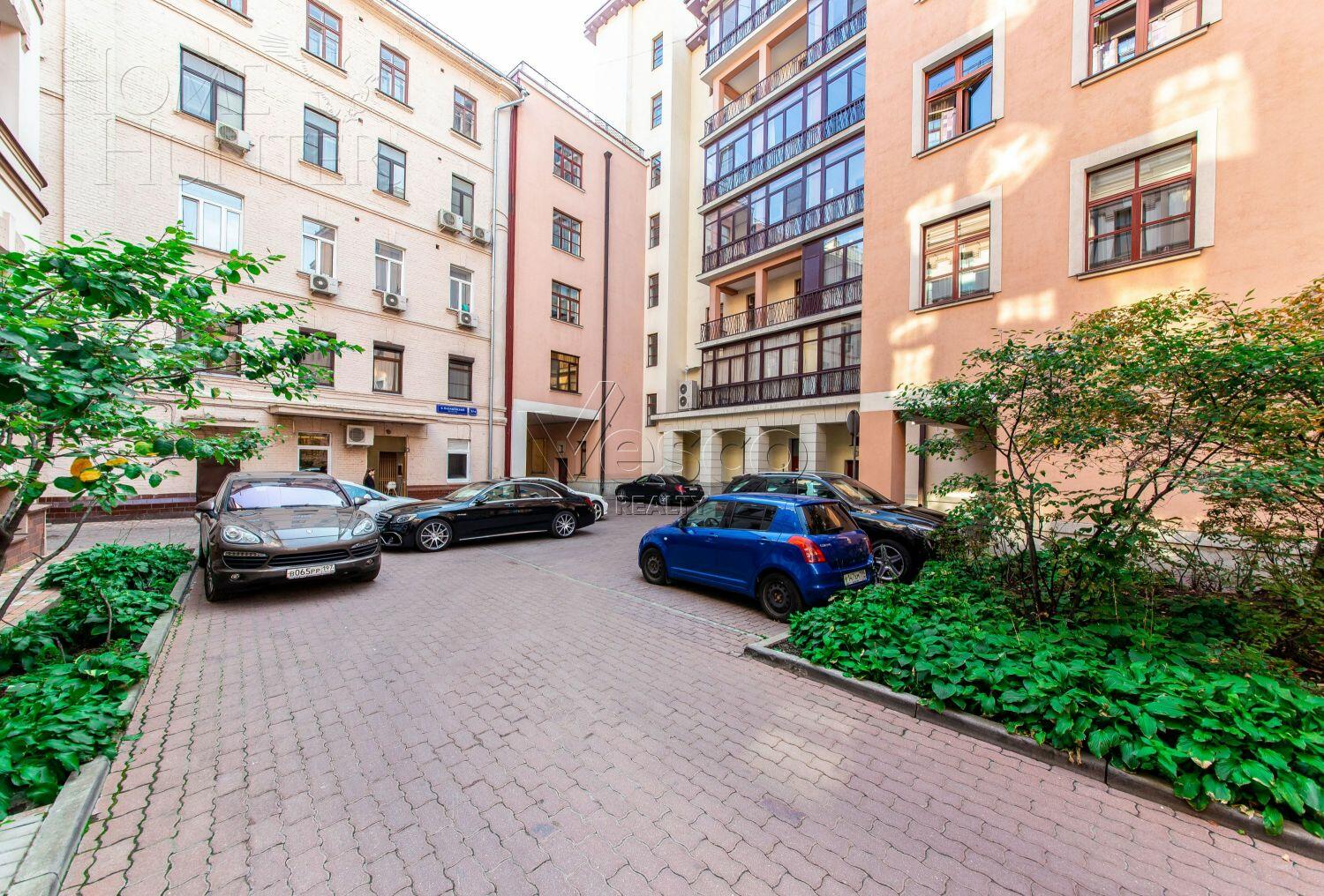 5-КОМН. КВАРТИРА С ОТДЕЛКОЙ 187.8 М² НА 4 ЭТАЖЕ