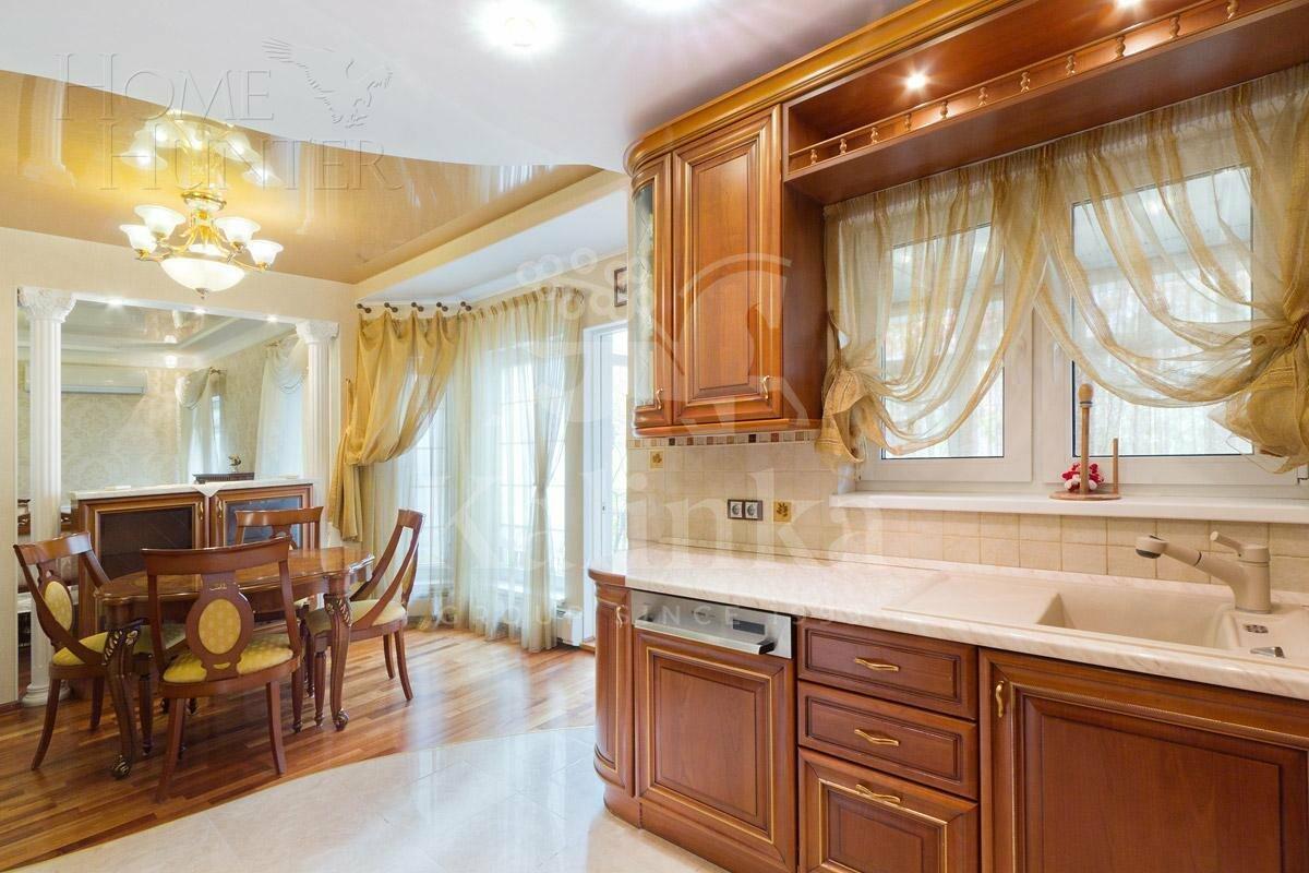 2-этажный коттедж 300 м² с отделкой