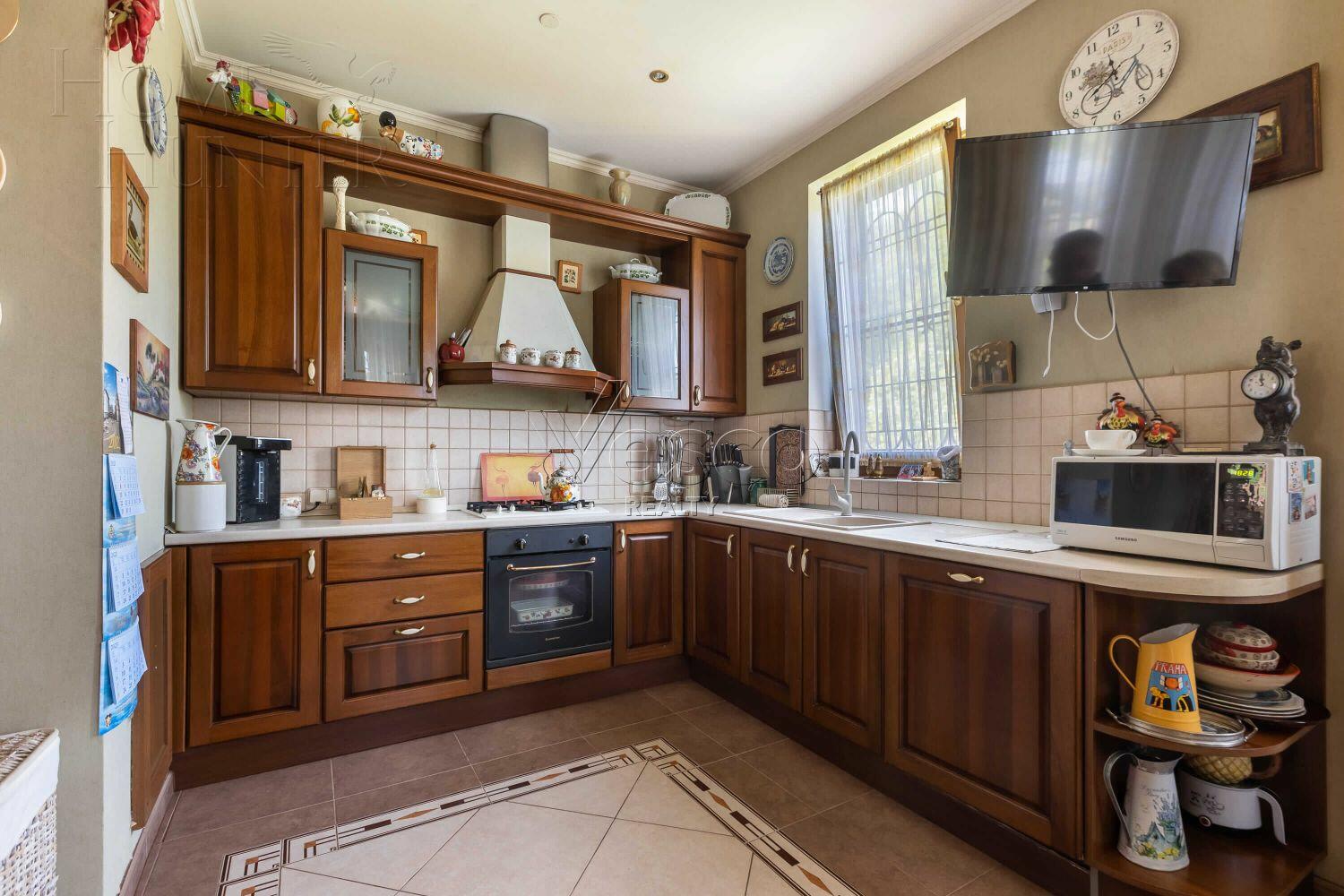 2-этажный коттедж 350 м² с отделкой