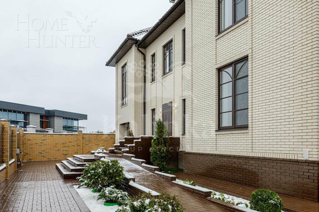 2-этажный коттедж 630 м² с отделкой