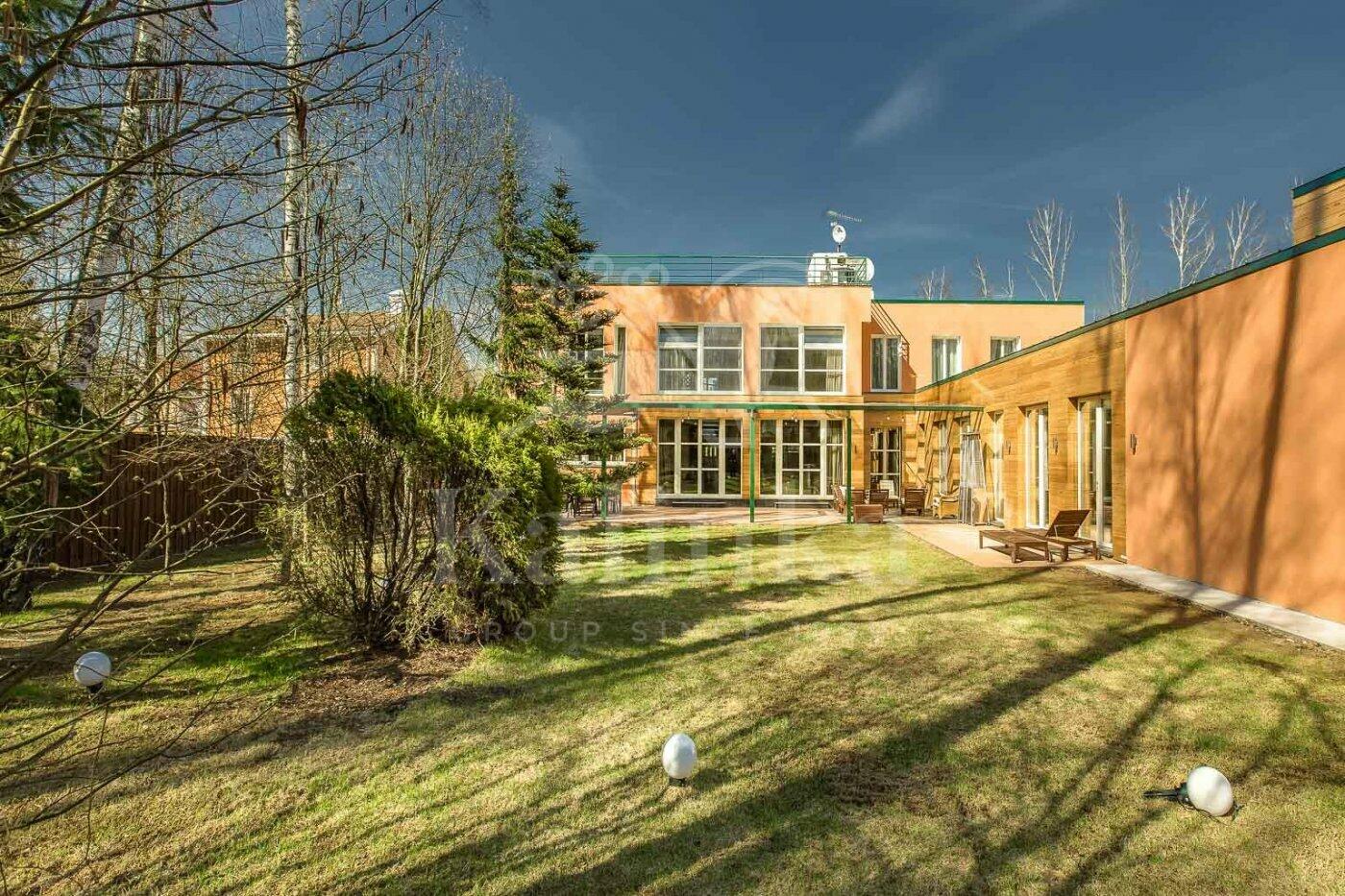 2-этажный коттедж 760 м² с отделкой