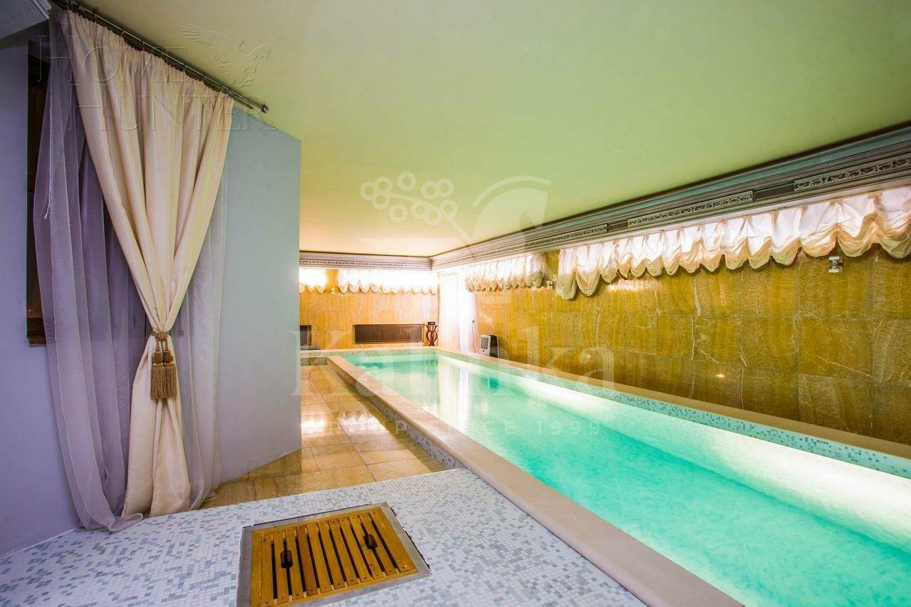 2-этажный коттедж 1 140 м² с отделкой