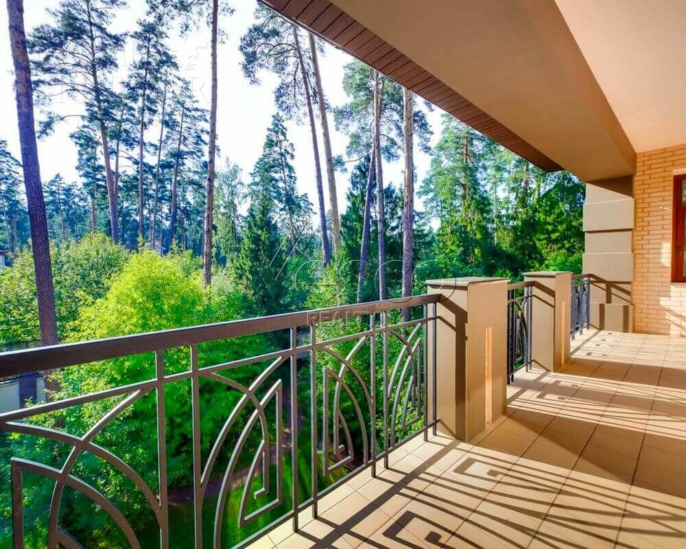 3-этажный коттедж 1 450 м² с отделкой