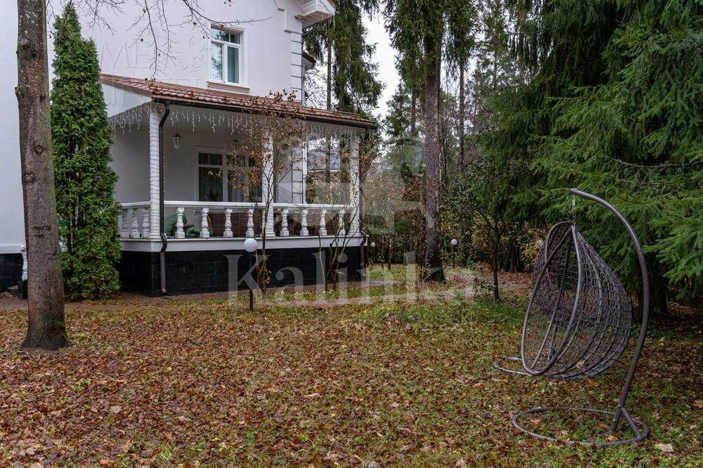 3-этажный коттедж 800 м² с отделкой