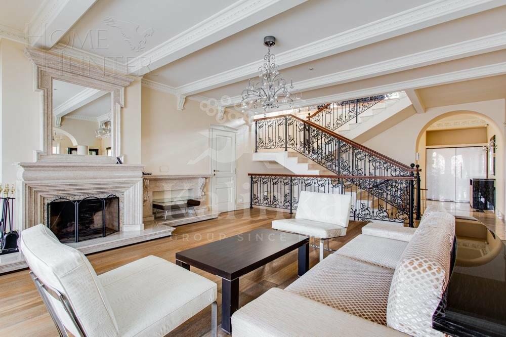 3-этажный коттедж 1 000 м² с отделкой