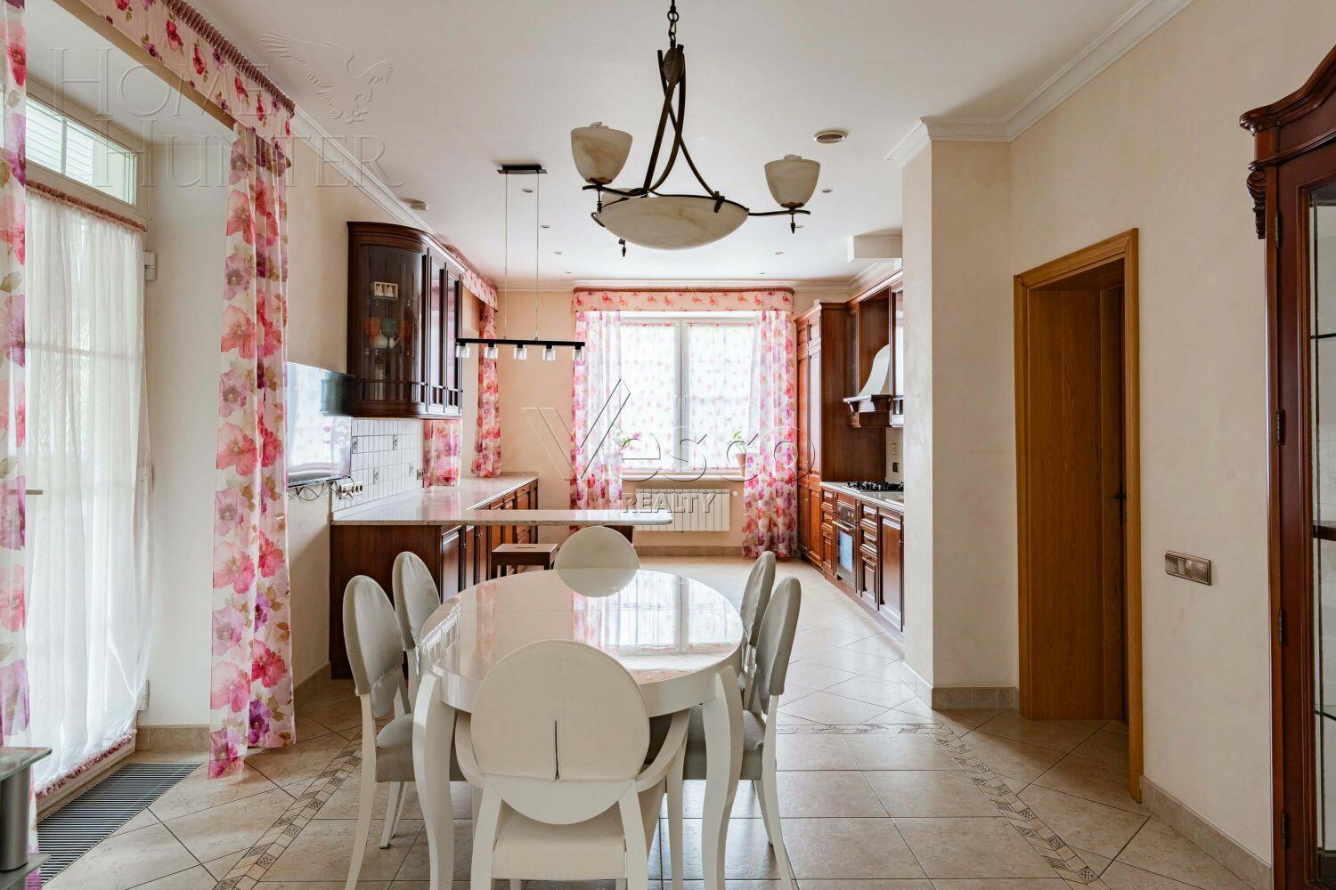 2-этажный коттедж 495 м² с отделкой