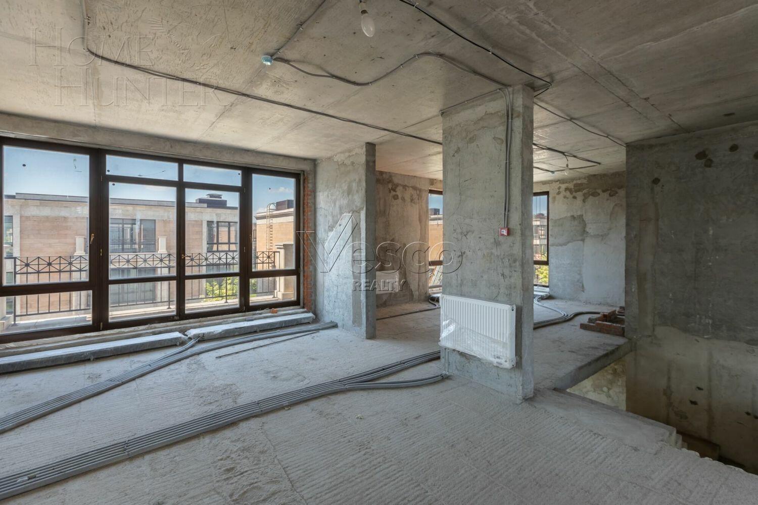 4-УРОВНЕВЫЙ ОСОБНЯК БЕЗ ОТДЕЛКИ 840 М² НА 1 ЭТАЖЕ