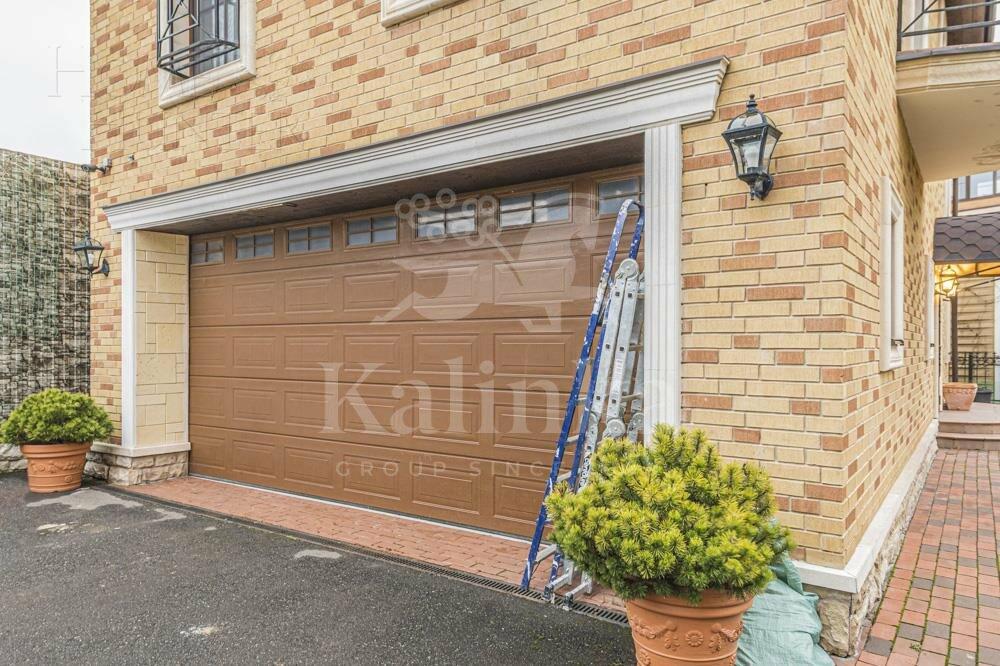 3-этажный таунхаус 700 м² с отделкой