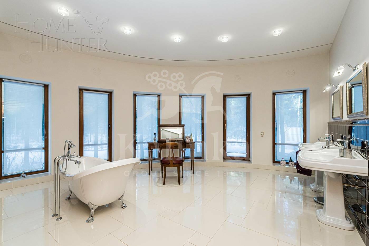 2-этажный коттедж 1 100 м² с отделкой