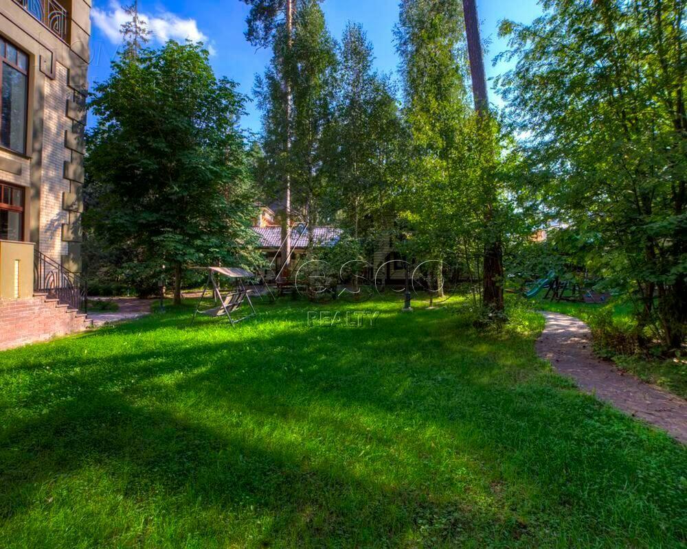 3-этажный коттедж 1 450 м² с отделкой