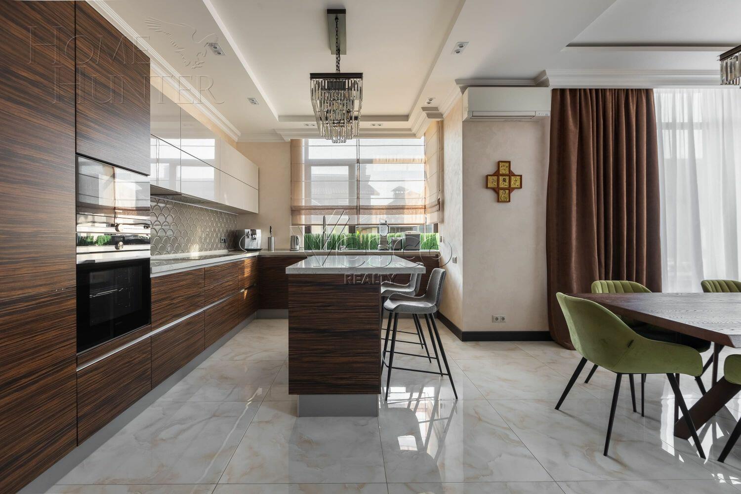 2-этажный коттедж 630 м² с отделкой