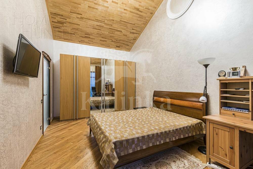 3-этажный таунхаус 700 м² с отделкой