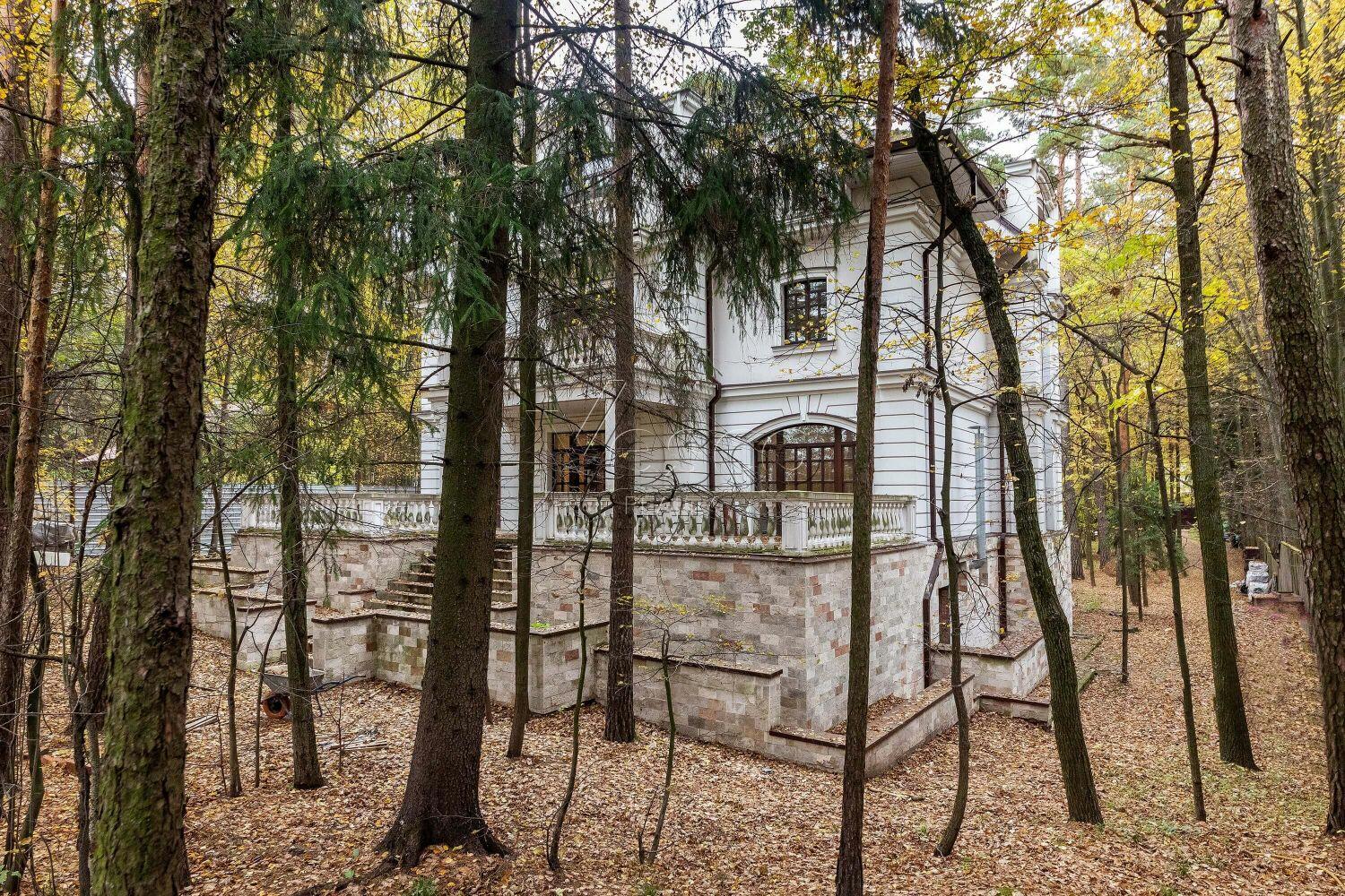 2-этажный коттедж 900 м² без отделки