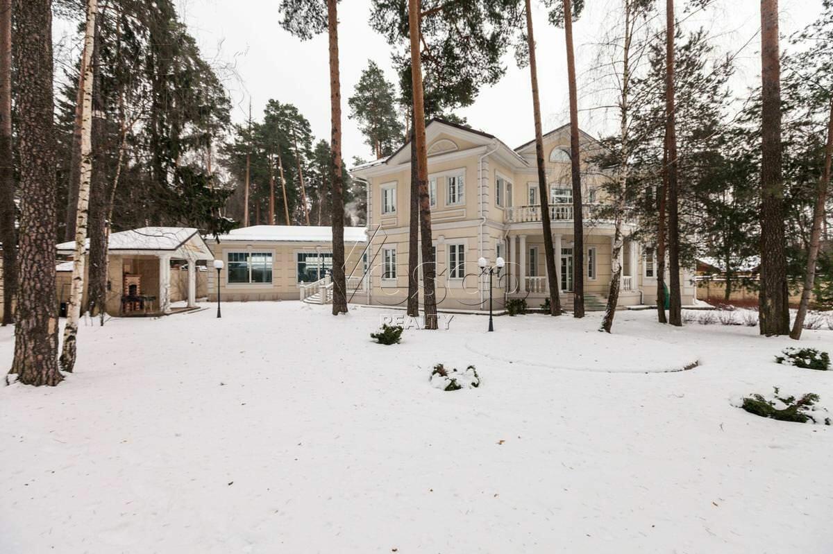 2-этажный коттедж 860 м² с отделкой