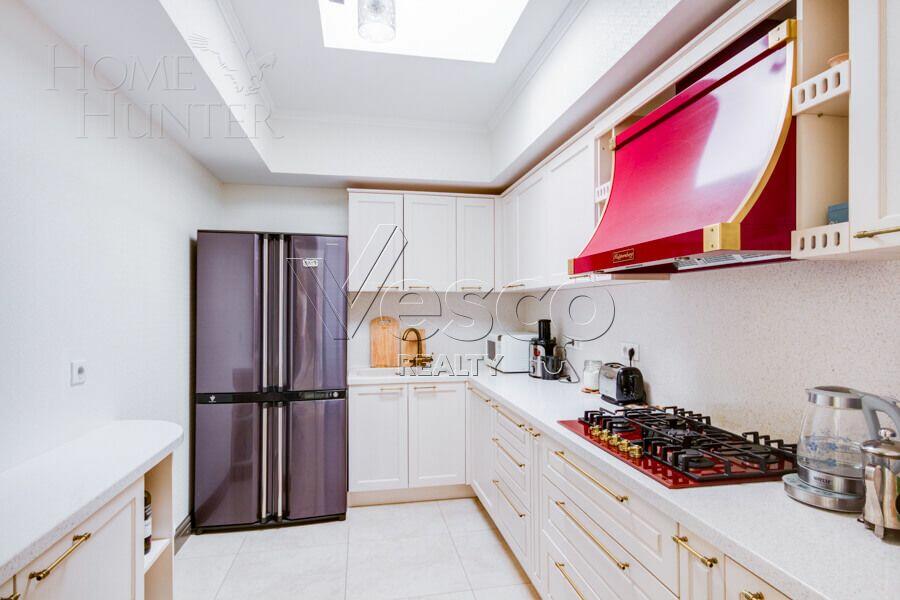 2-этажный коттедж 762 м² с отделкой