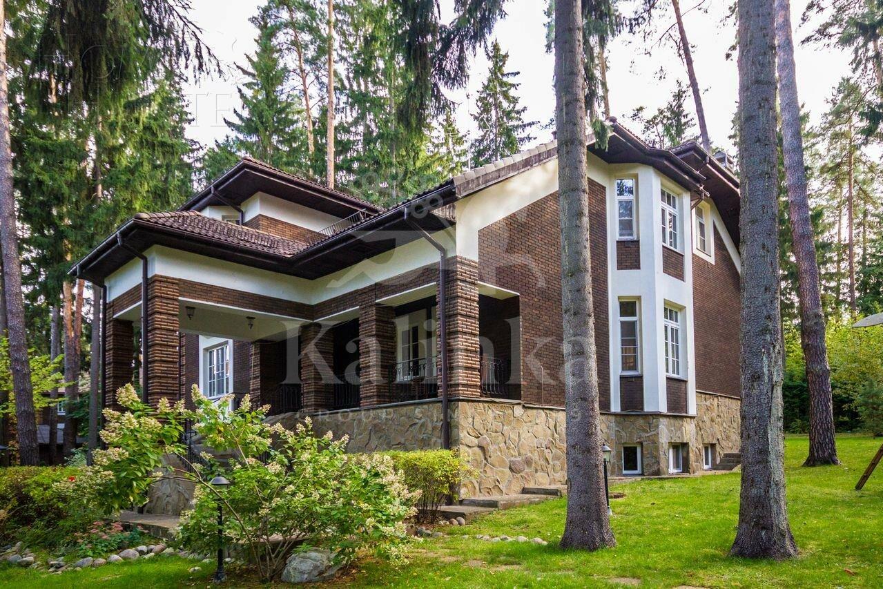 2-этажный коттедж 550 м² с отделкой