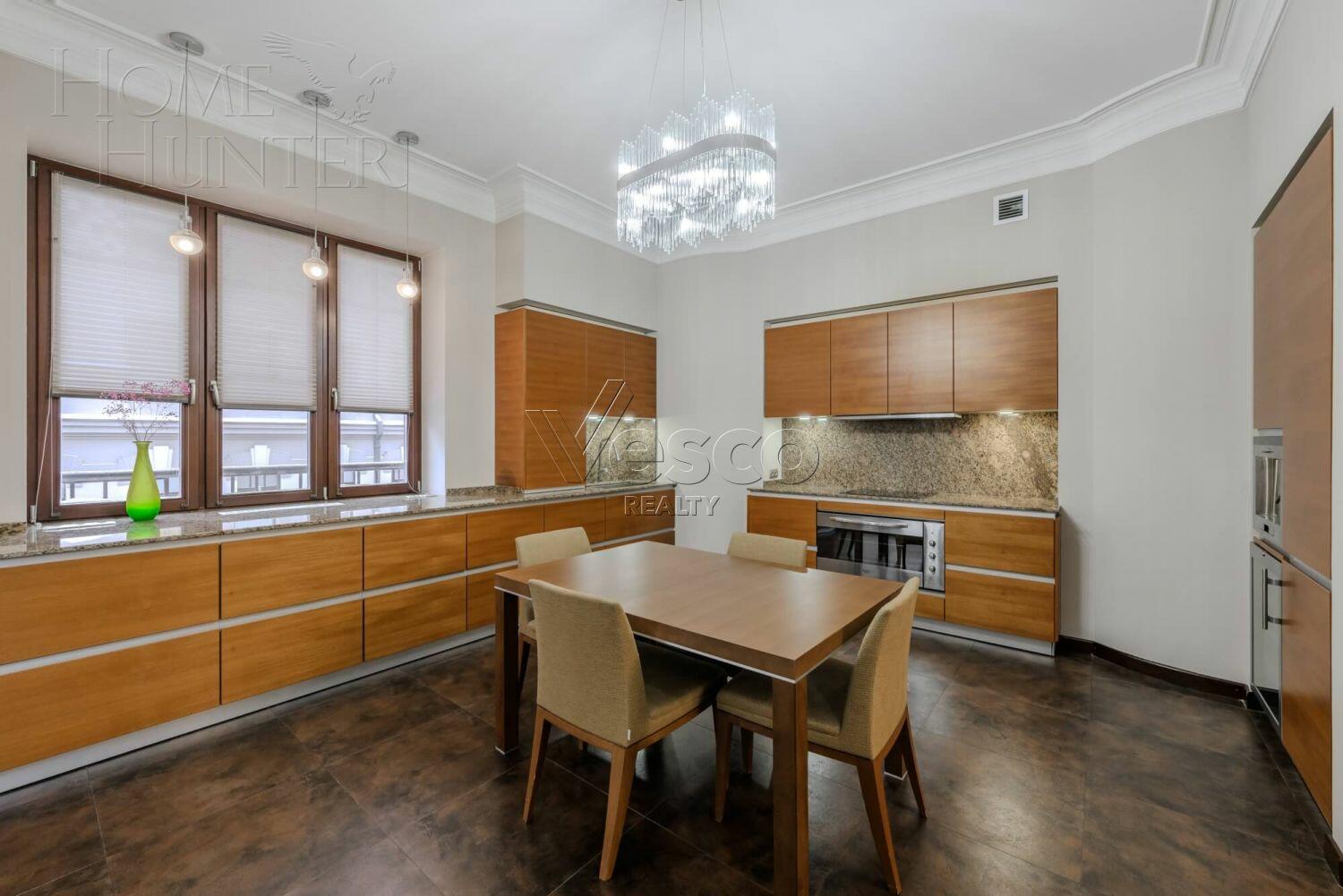 5-КОМН. КВАРТИРА С ОТДЕЛКОЙ 187.8 М² НА 4 ЭТАЖЕ