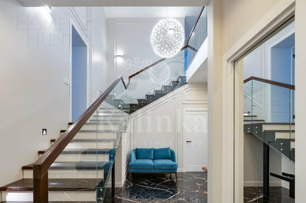 3-этажный коттедж 400 м² с отделкой