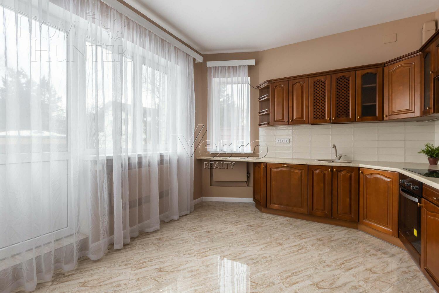 2-этажный коттедж 1 500 м² с отделкой