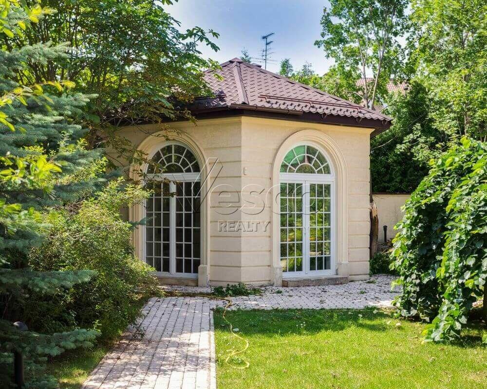2-этажный коттедж 800 м² с отделкой
