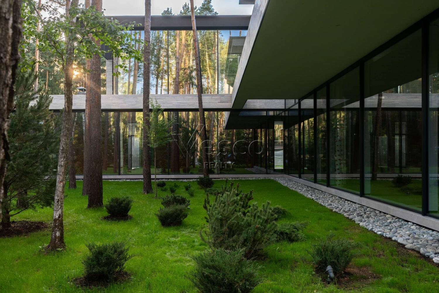 2-этажный коттедж 1 050 м² без отделки