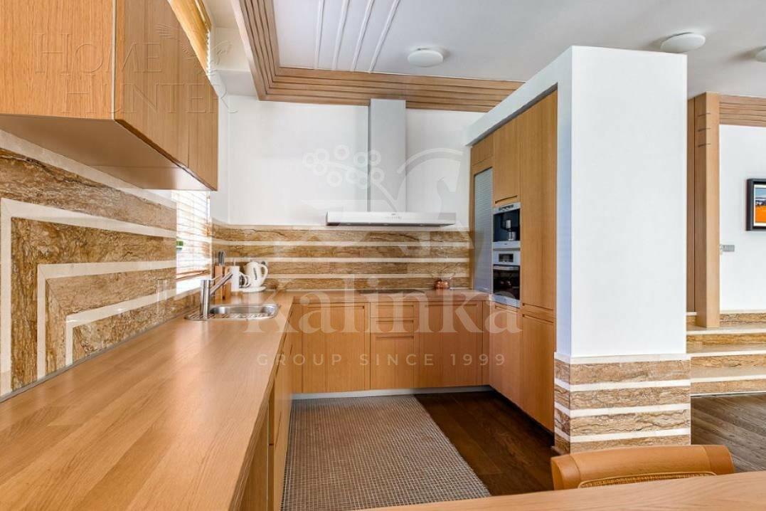 3-этажный коттедж 890.8 м² с отделкой