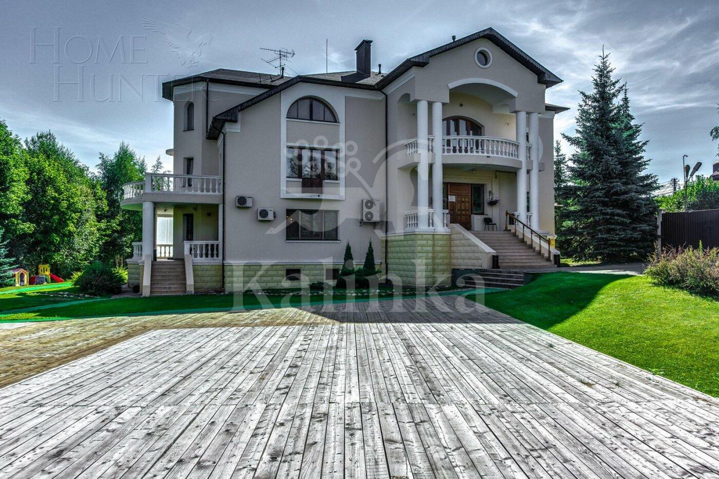 2-этажный коттедж 1 350 м² с отделкой