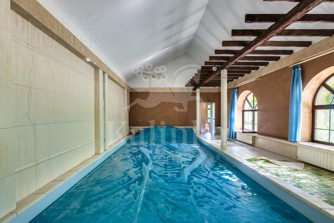 2-этажный коттедж 1 350 м² с отделкой