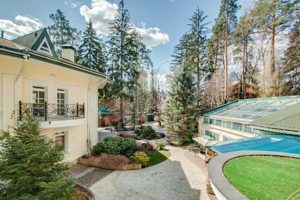 4-этажный коттедж 1 352 м² с отделкой