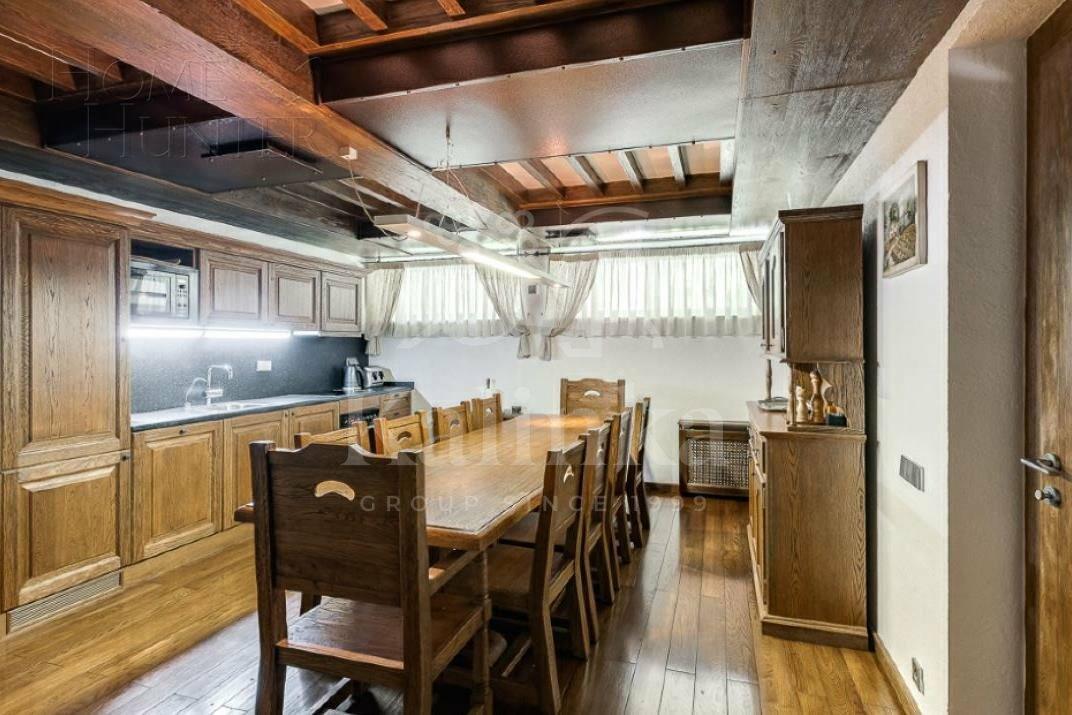 3-этажный коттедж 890.8 м² с отделкой