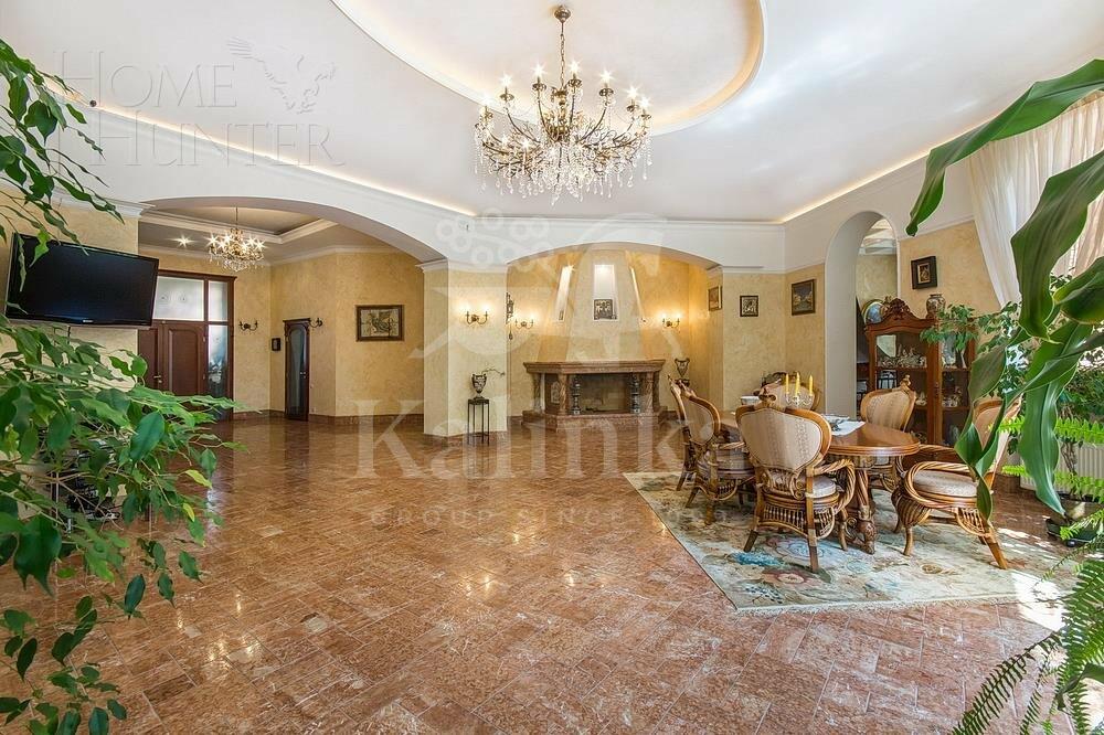 4-этажный коттедж 1 000 м² с отделкой