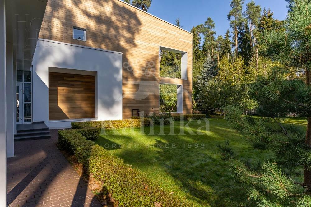 2-этажный коттедж 1 328 м² с отделкой