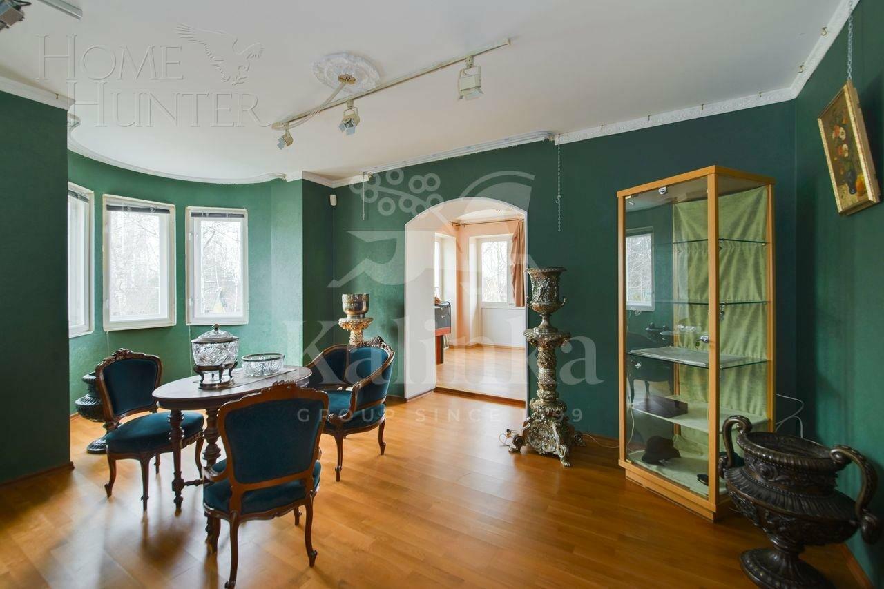 2-этажный коттедж 300 м² с отделкой