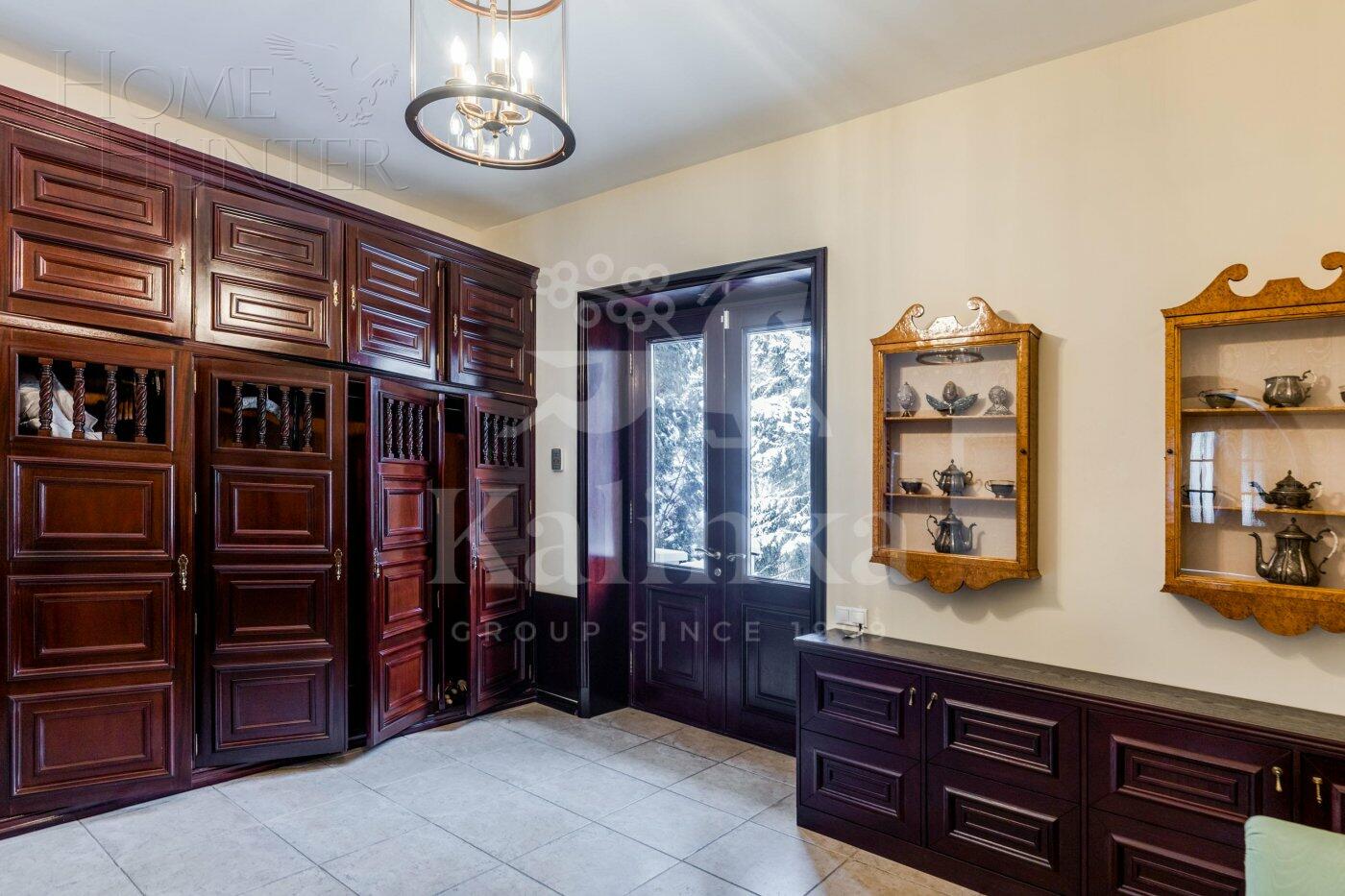 2-этажный коттедж 750 м² с отделкой