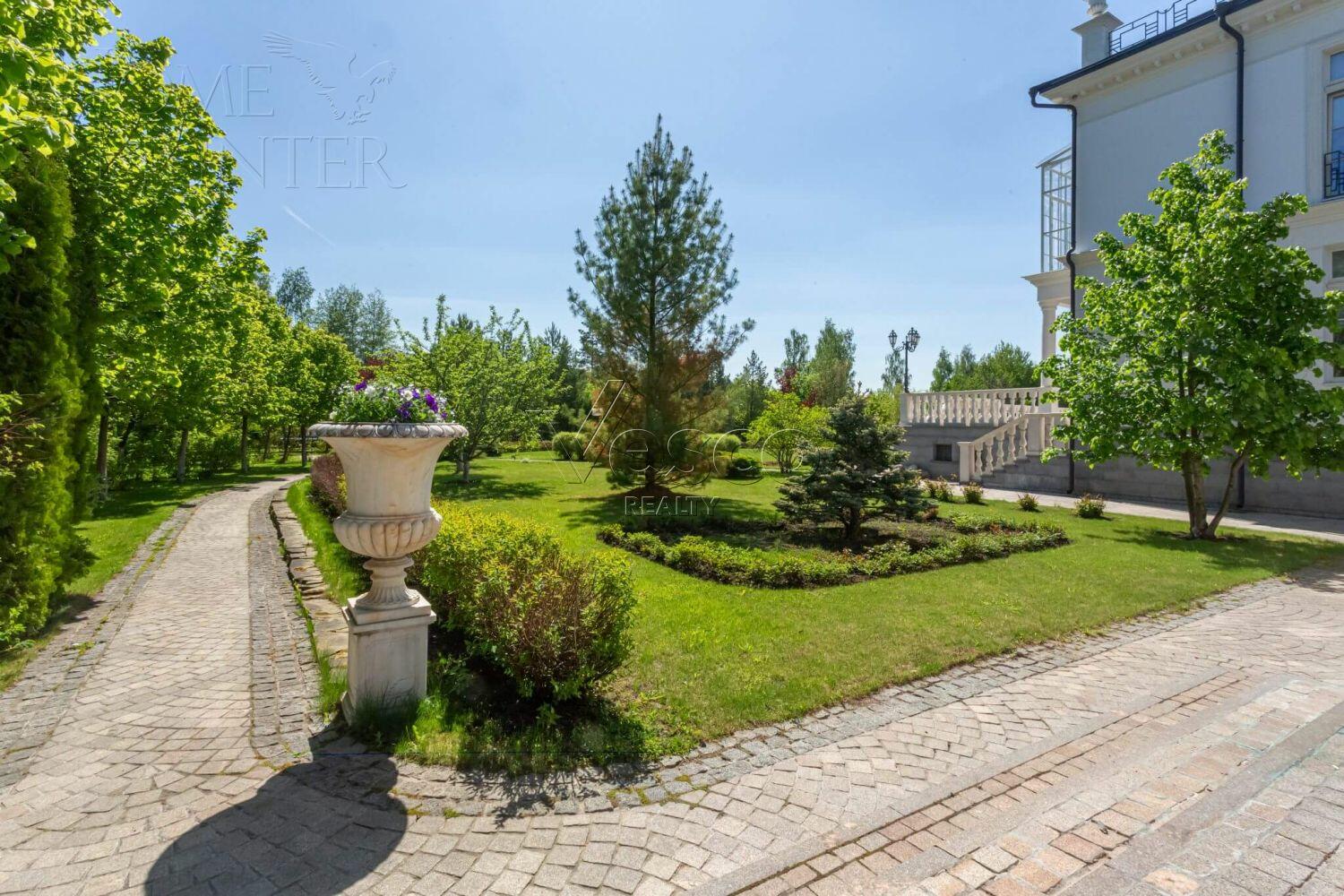 2-этажный коттедж 980 м² с отделкой