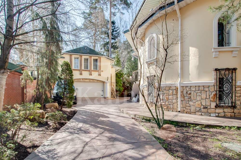 4-этажный коттедж 1 352 м² с отделкой