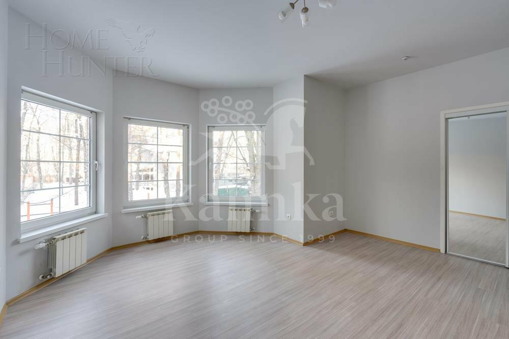 2-этажный таунхаус 890 м² с отделкой