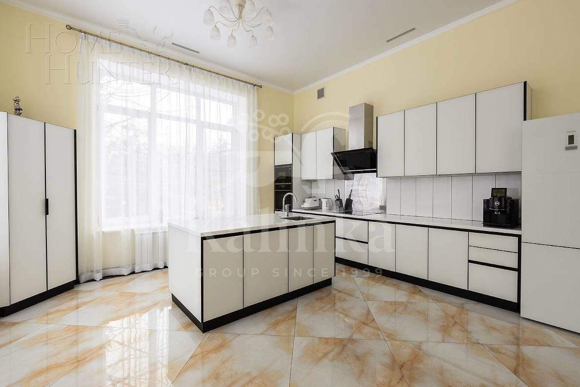 2-этажный коттедж 1 200 м² с отделкой