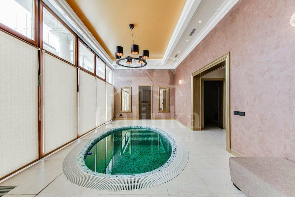 2-этажный коттедж 1 250 м² с отделкой