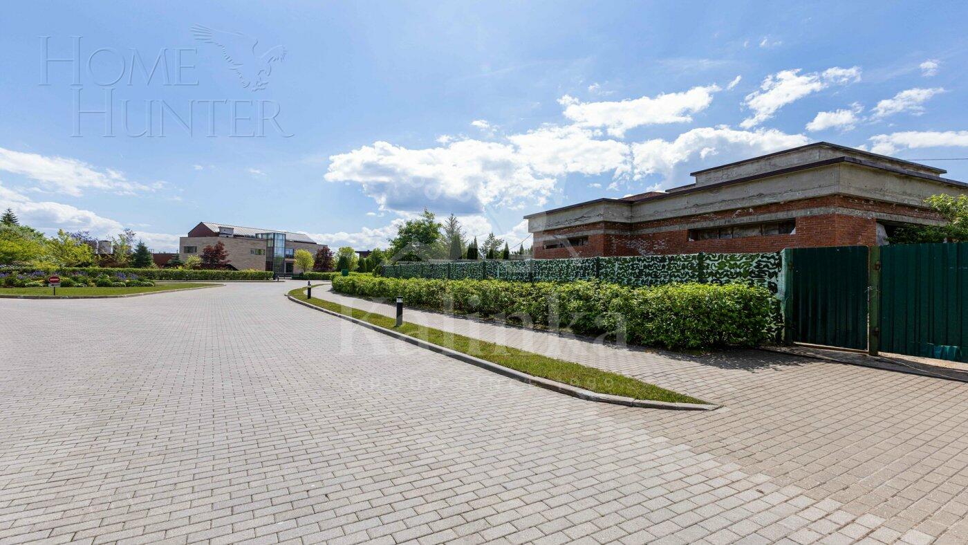 2-этажный коттедж 1 620 м² без отделки