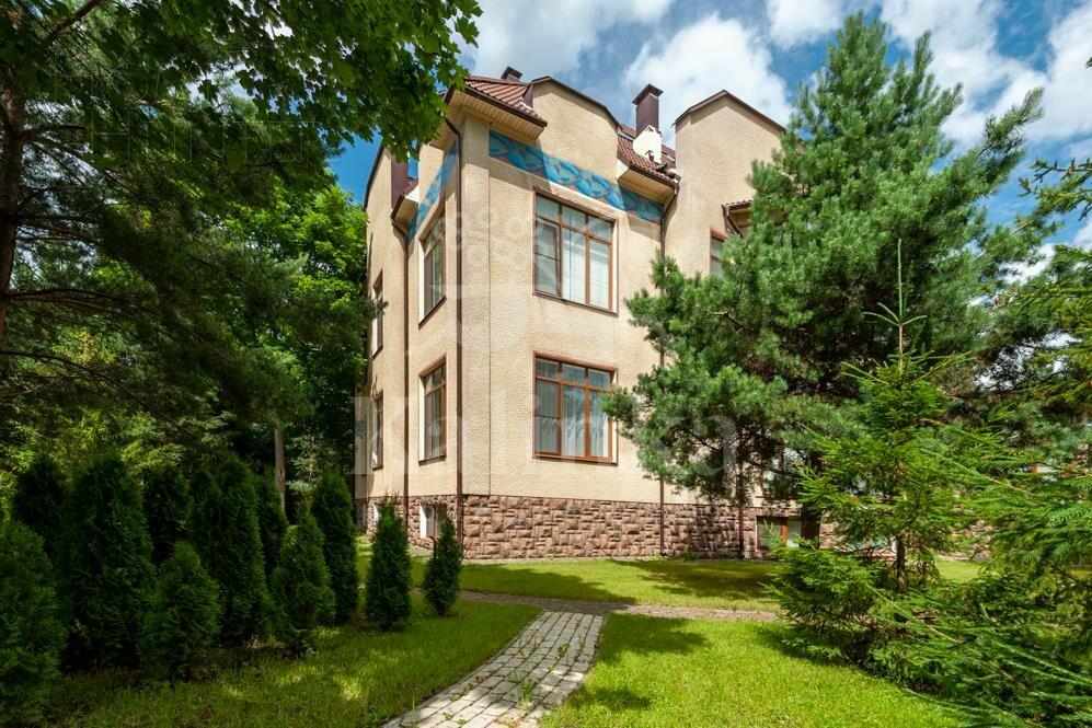 2-этажный коттедж 1 200 м² с отделкой