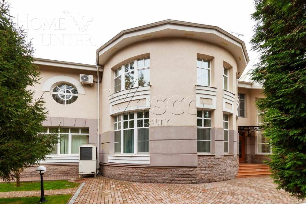 2-этажный коттедж 1 460 м² с отделкой