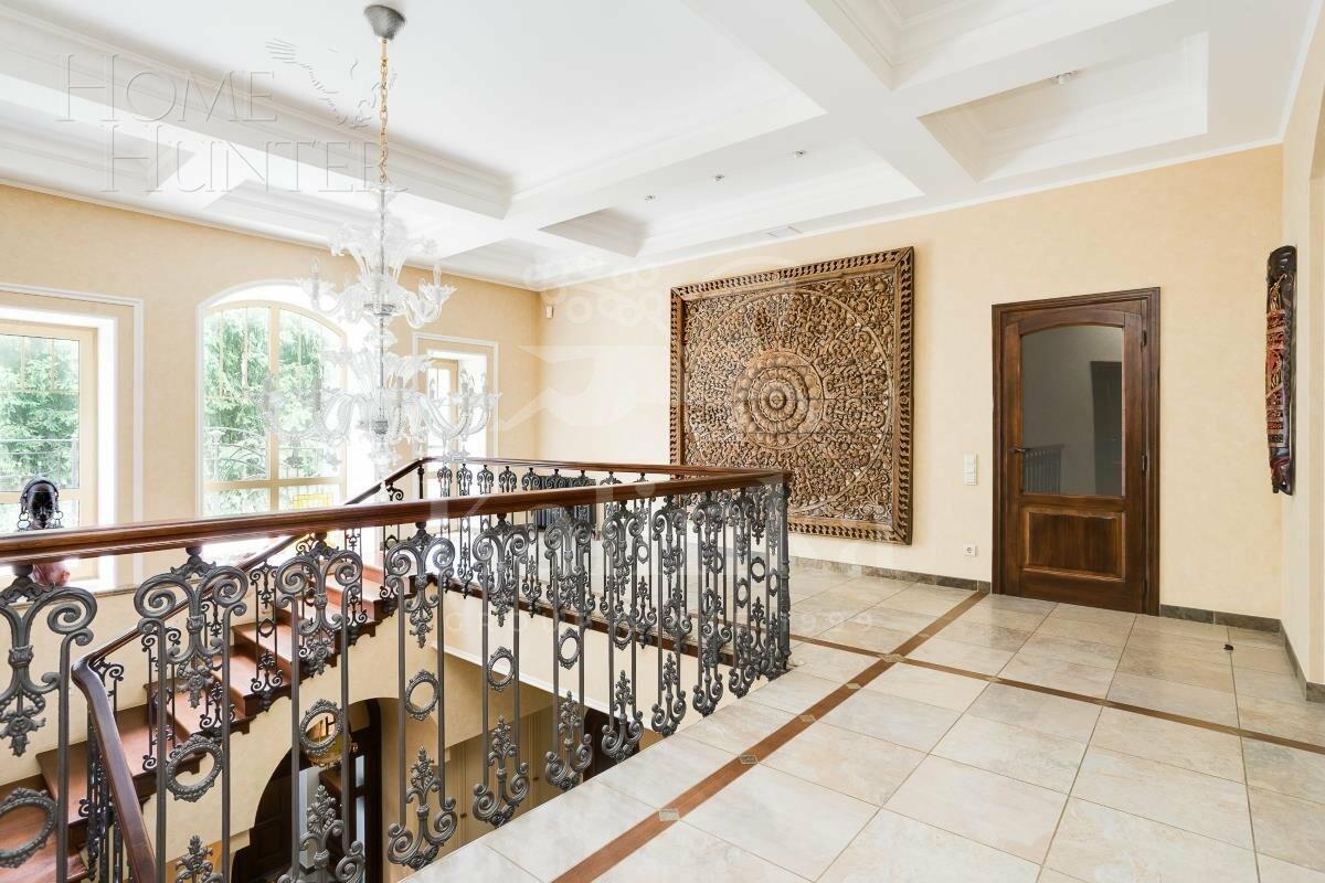 2-этажный коттедж 708 м² с отделкой