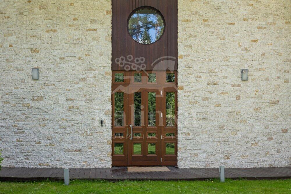 2-этажный коттедж 2 700 м² с отделкой