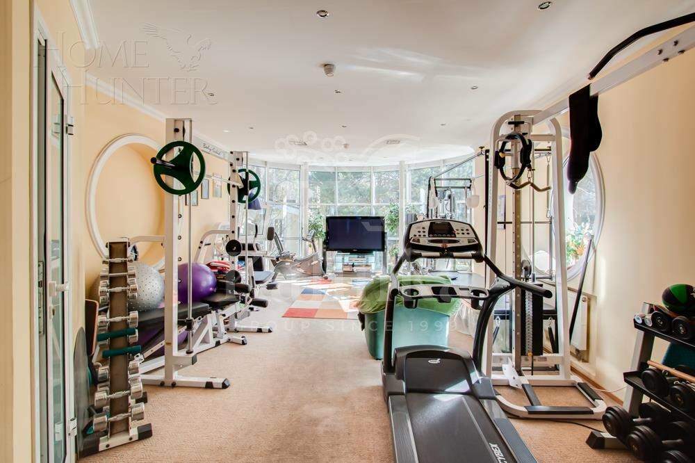 4-этажный коттедж 1 352 м² с отделкой