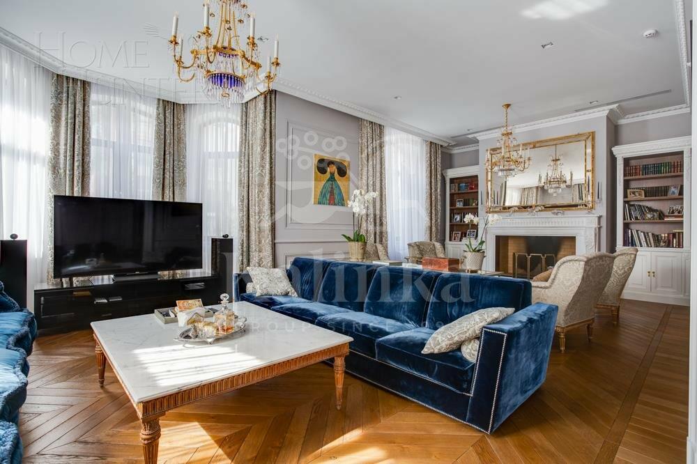 3-этажный коттедж 560 м² с отделкой